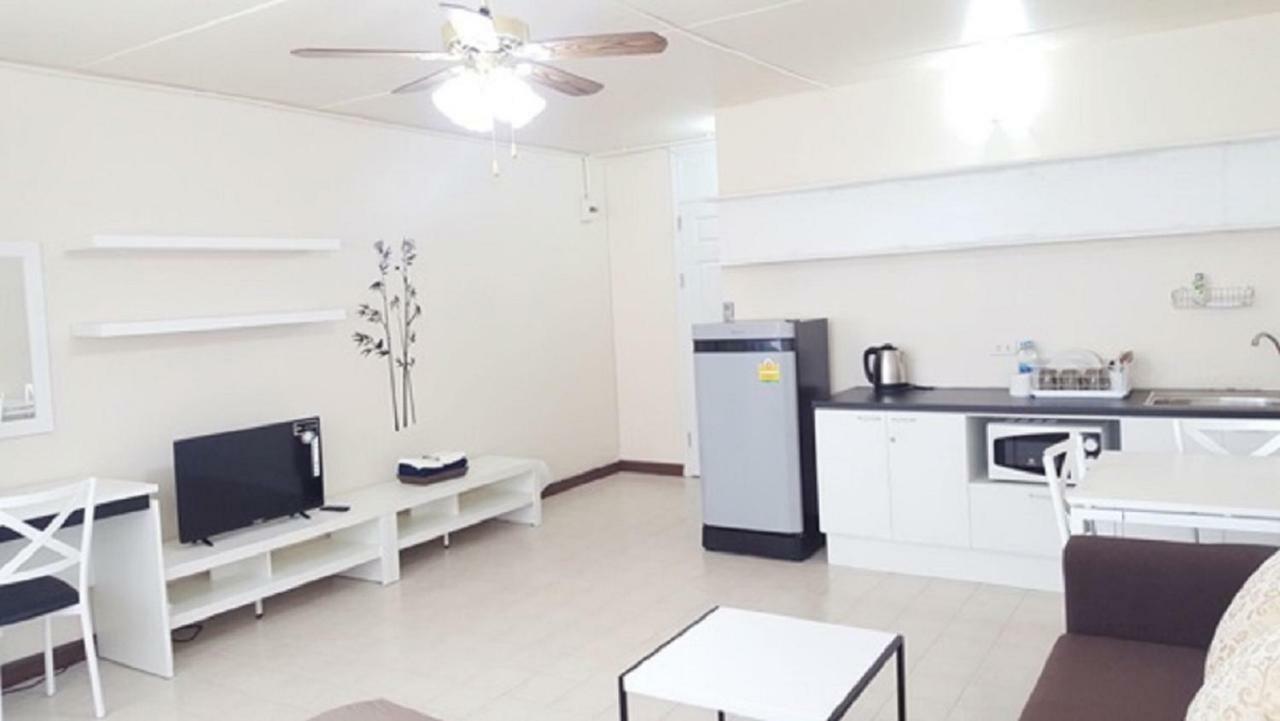 Condo C6 IMPACT Nonthaburi Esterno foto